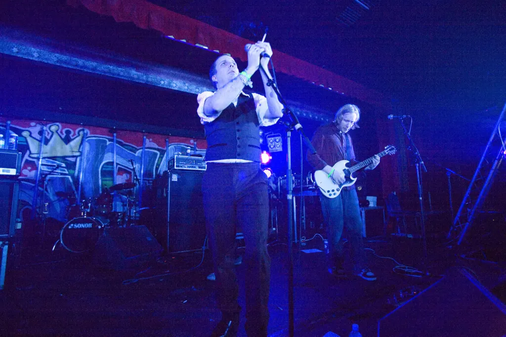 Bloc Weekend 2007 — documentary, event and music photograph in Hemsby-on-Sea, Norfolk, UK, frame 3 of 43.
